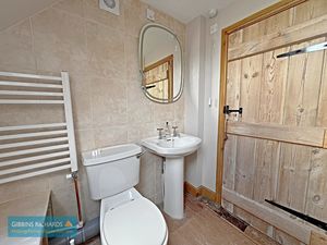 Ensuite- click for photo gallery
